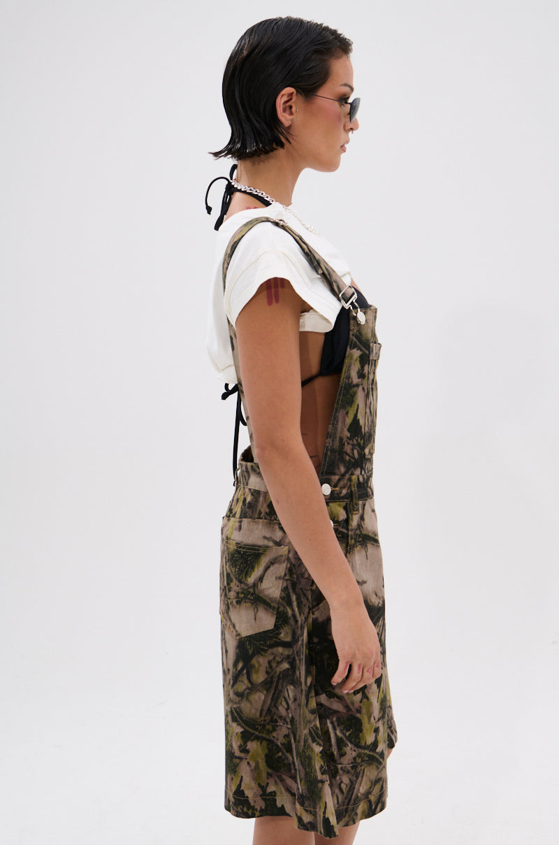CARMINE CAMO OVERSIZED OVERALL SHORTS