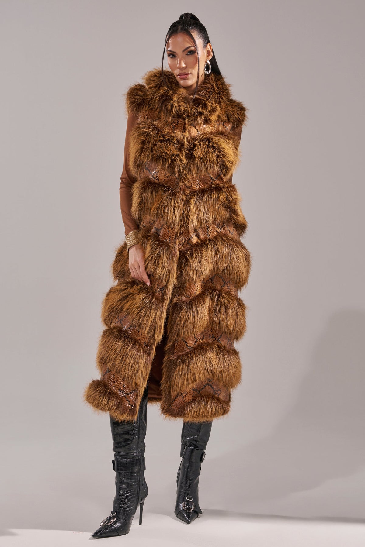 GOOD OMEN FUR TRIM VEST
