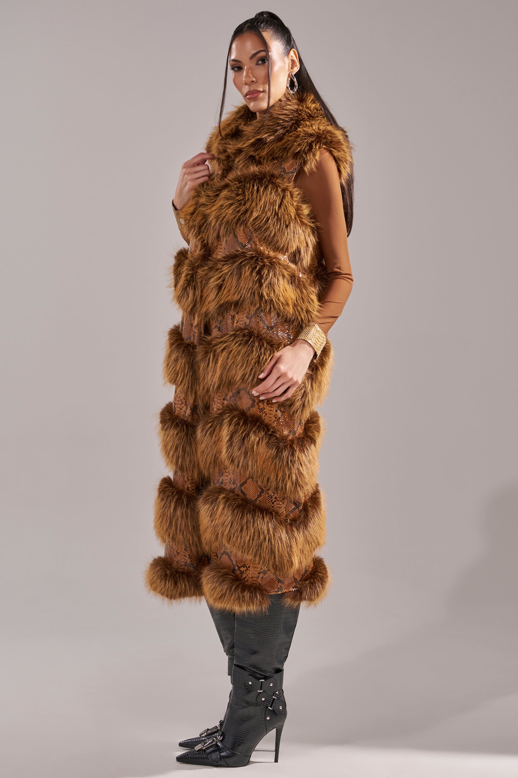 GOOD OMEN FUR TRIM VEST
