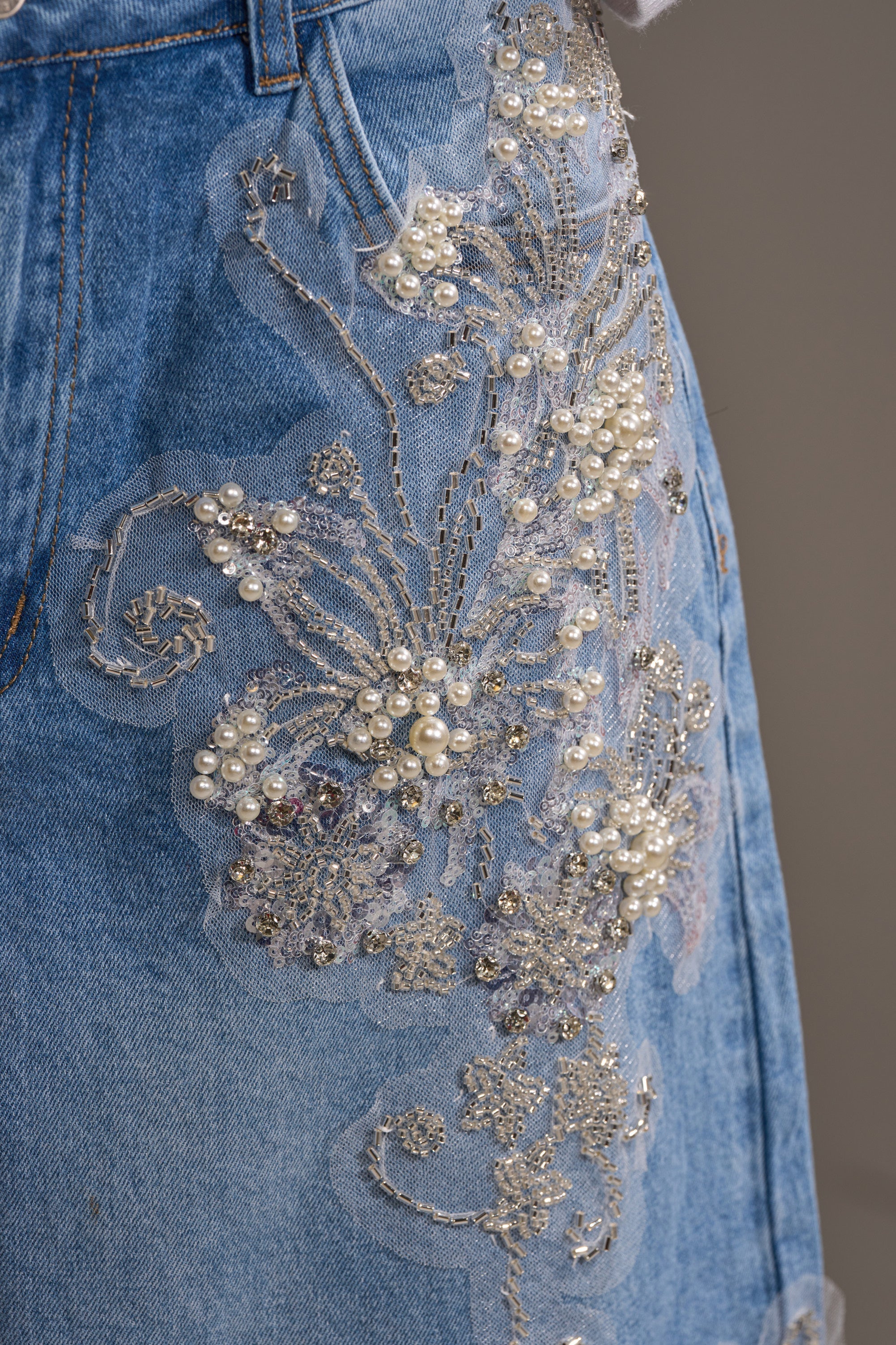 MADDIE EMBELLISHED BERMUDA SHORT