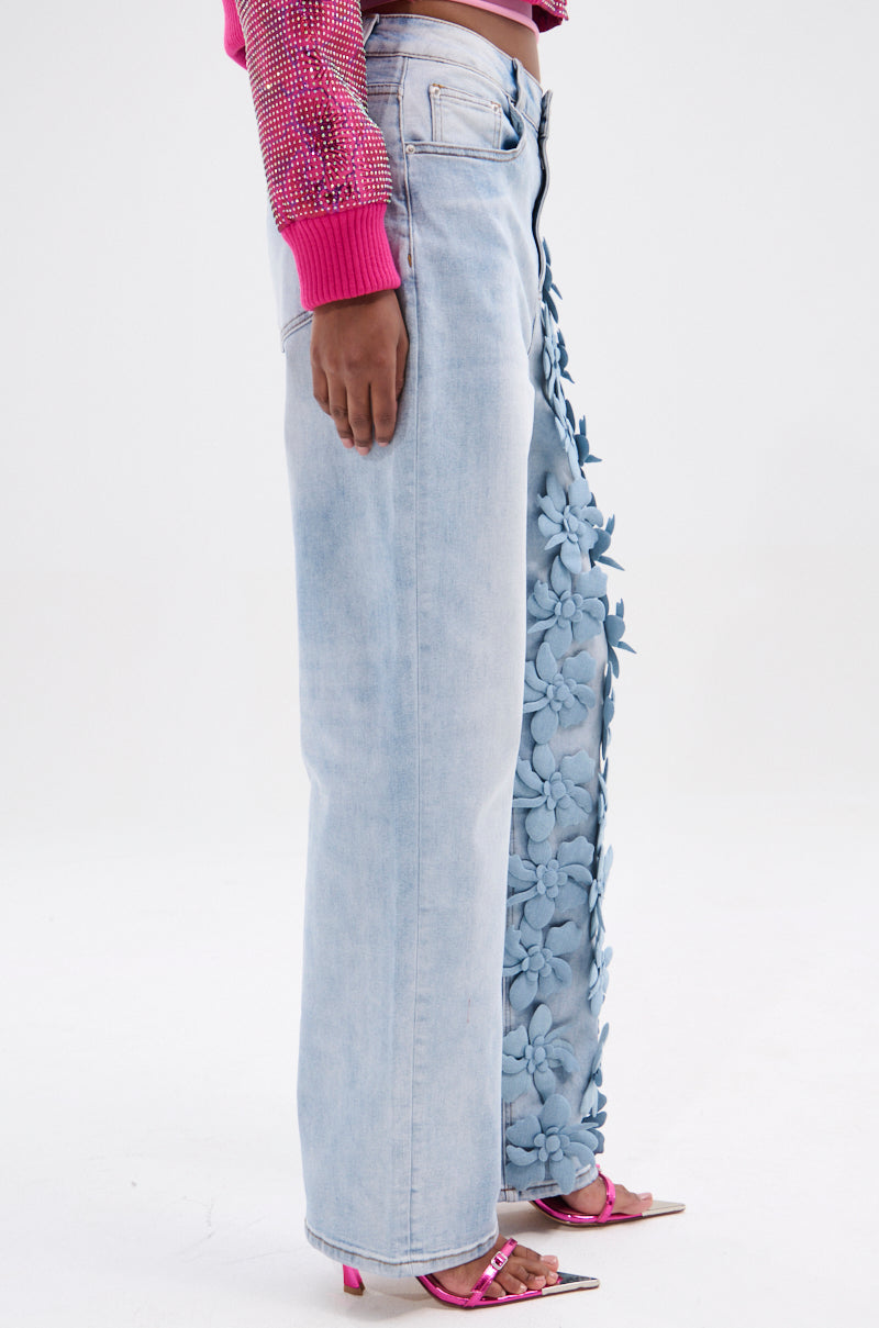 FLORAL FIELDS APPLIQUE DENIM PANTS