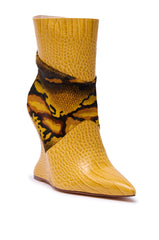 AZALEA WANG ARTOUL YELLOW COLOR BLOCKED YELLOW WEDGE BOOTIE
