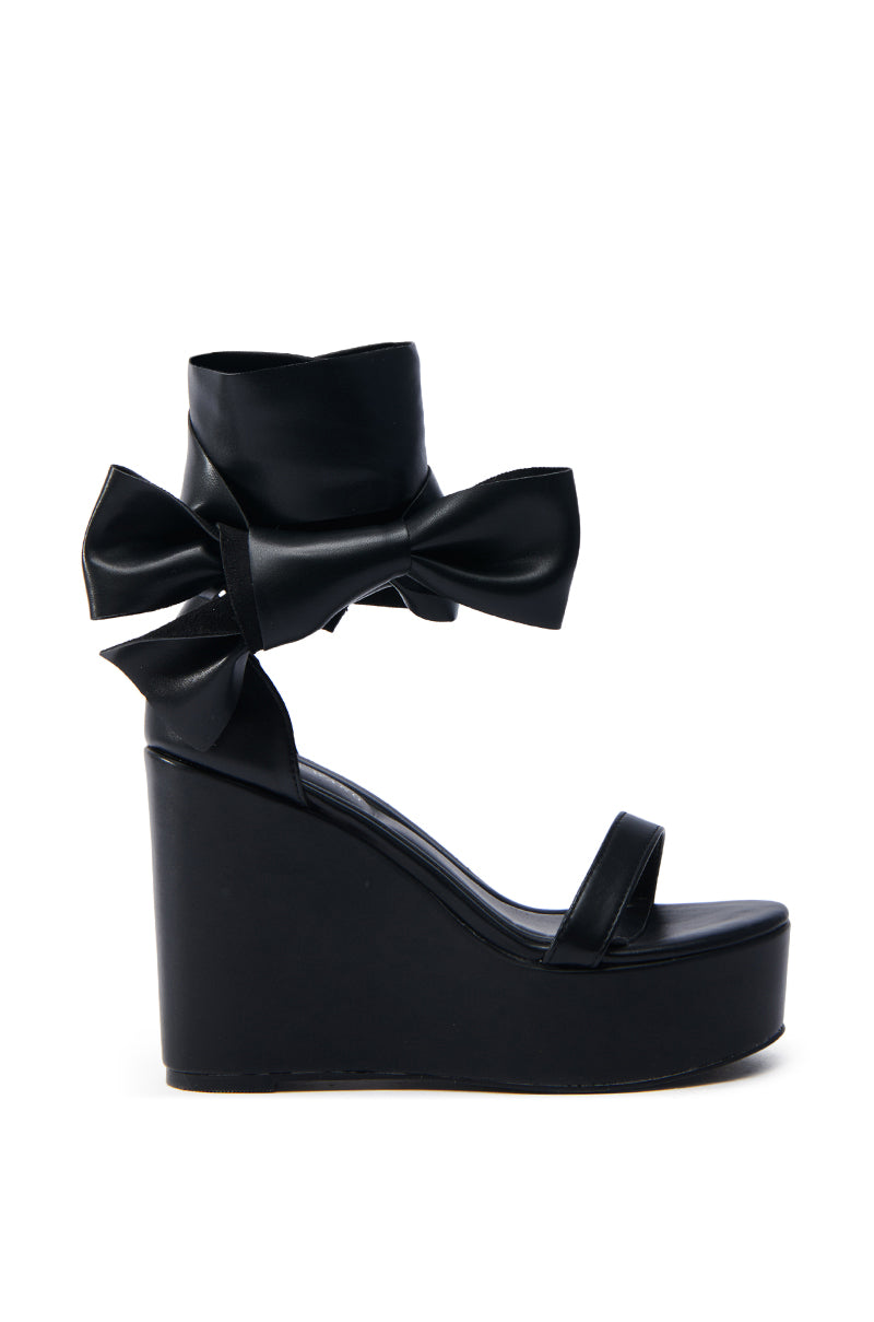 AZALEA WANG EMEKA BLACK WEDGE SANDAL