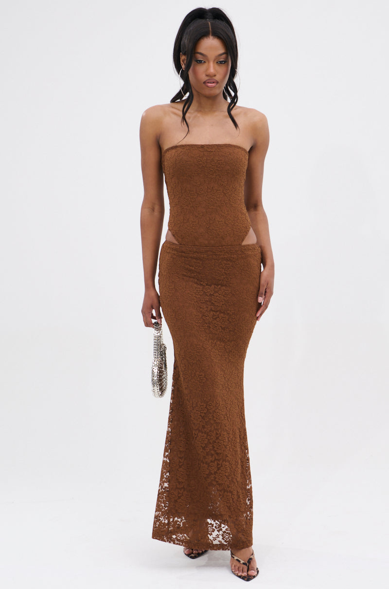 PUCKER UP LACE MAXI SKIRT