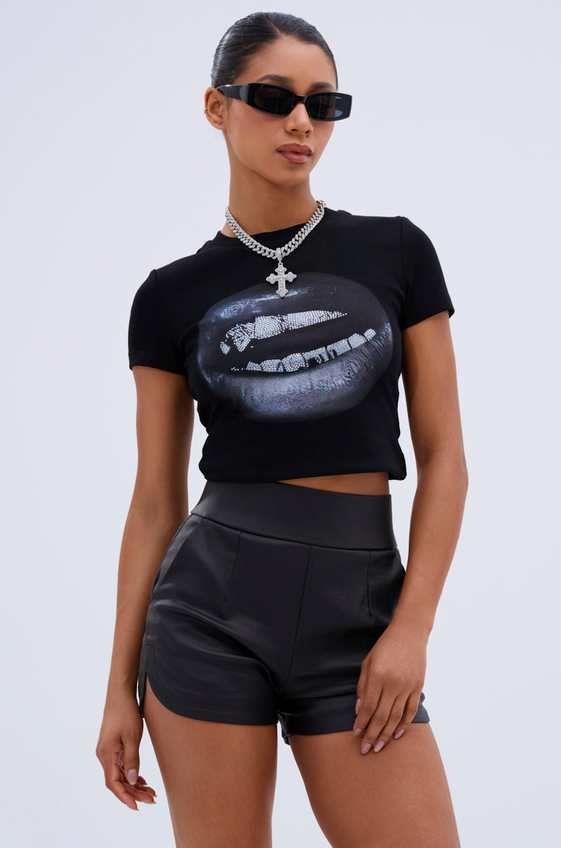 DIAMONDS ON MY GRILLZ GRAPHIC TEE