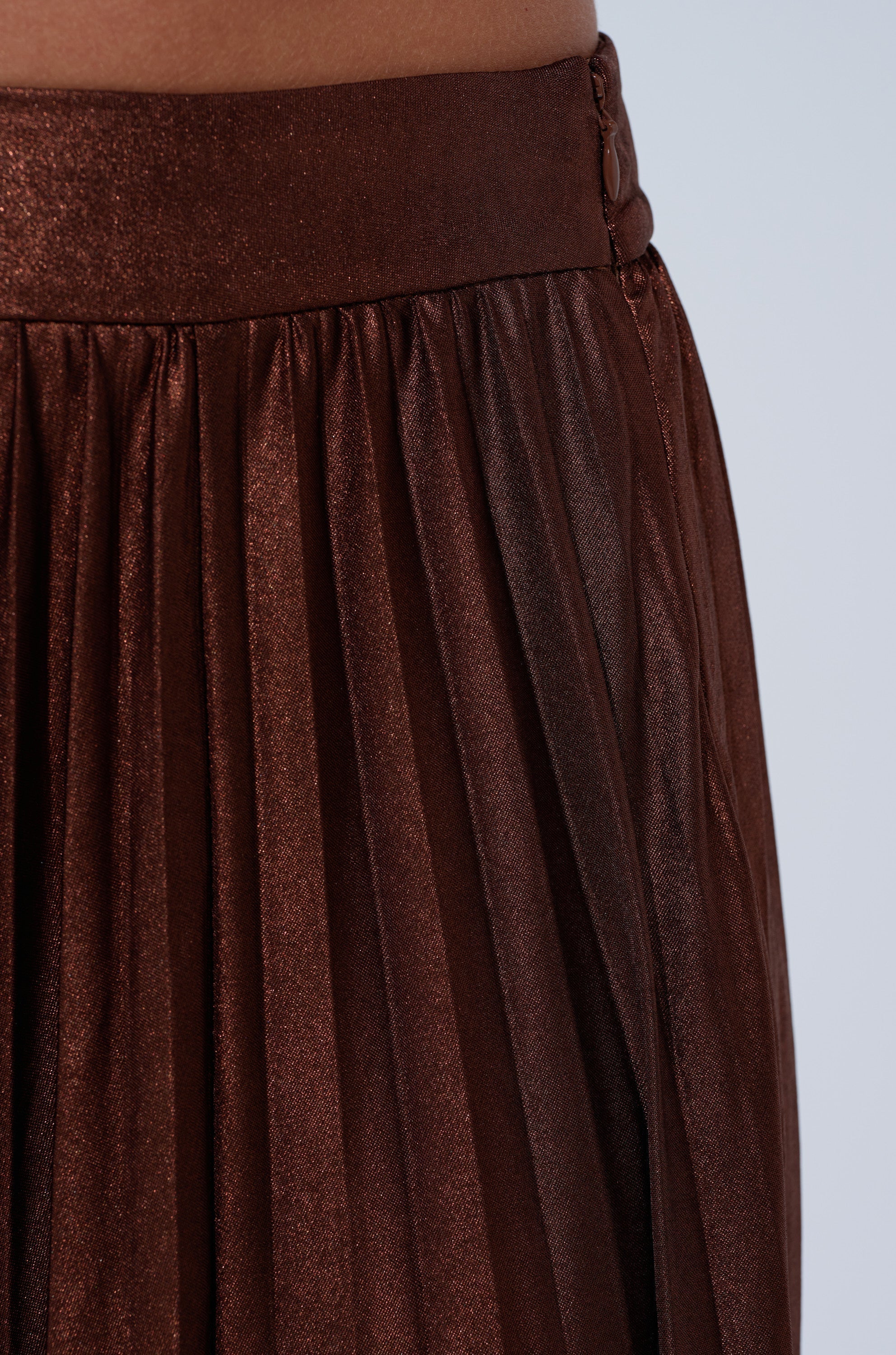 FARAH SLINKY PLEATED MAXI SKIRT