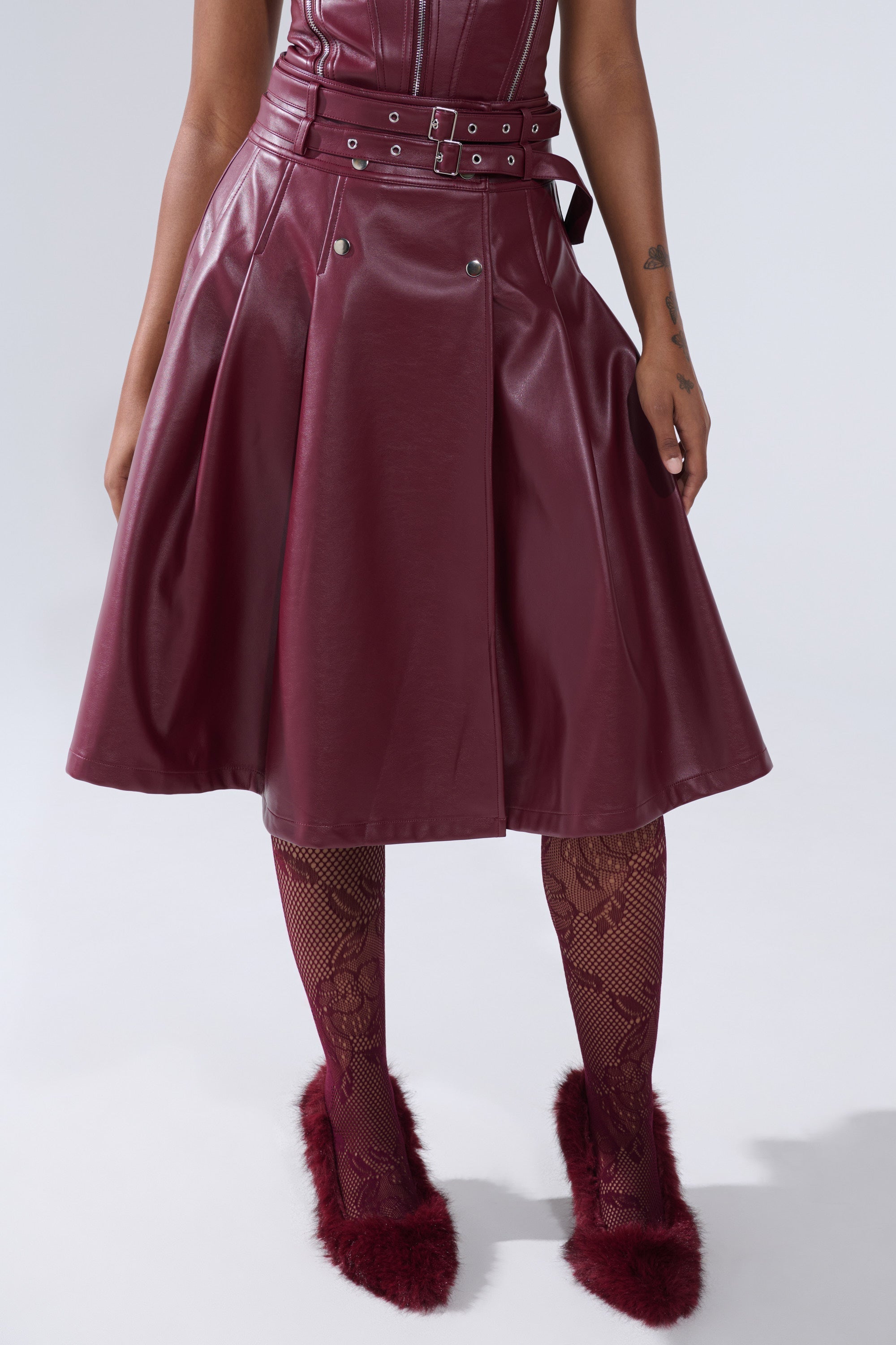 FEELING THE ENERGY MIDI SKIRT