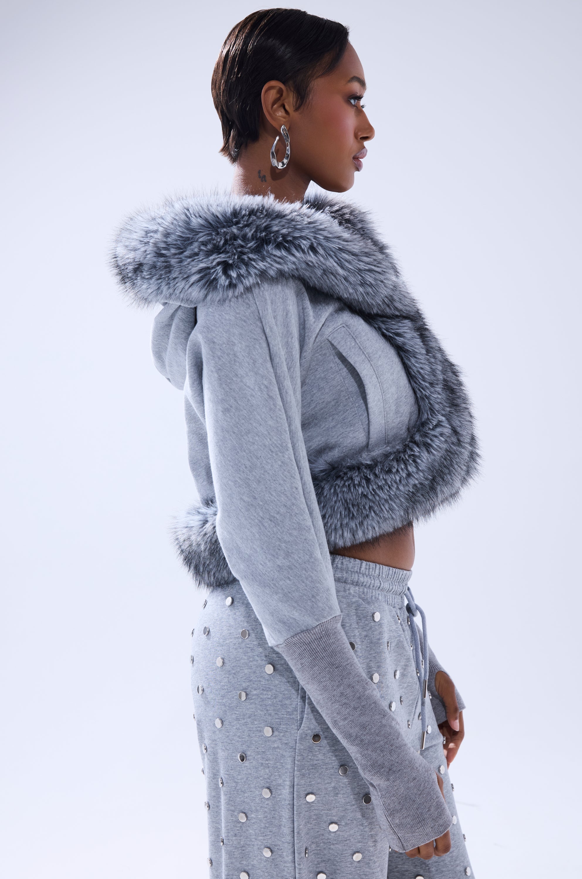MOVIN DIFFERENT SWEATSHIRT WITH FUR TRIM