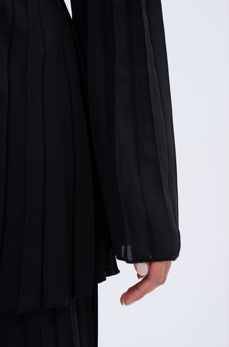 QUEEN OF EVERYTHING BLOUSE