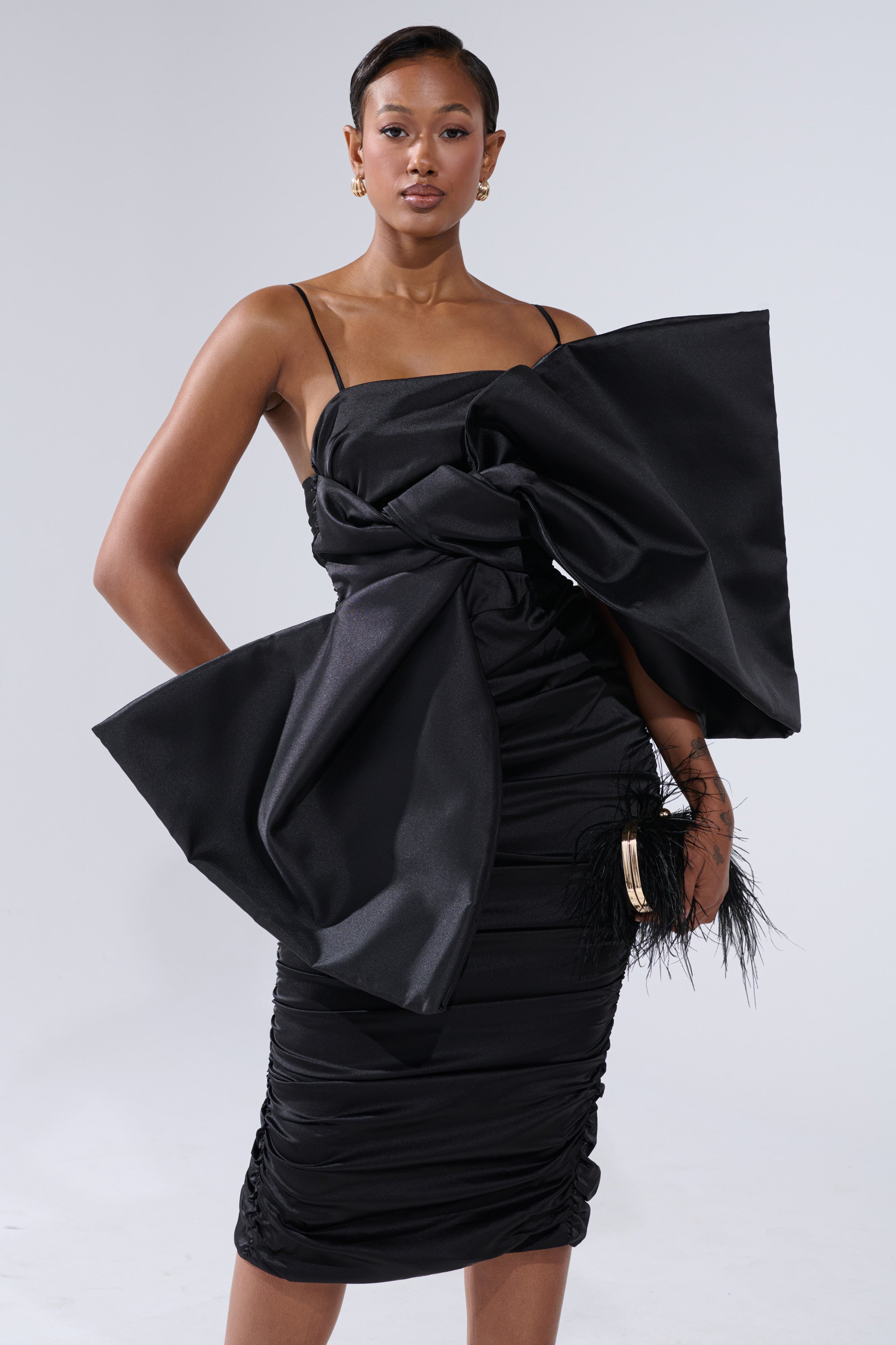 ONE OF ONE BOW MIDI DRESS IN BLACK
