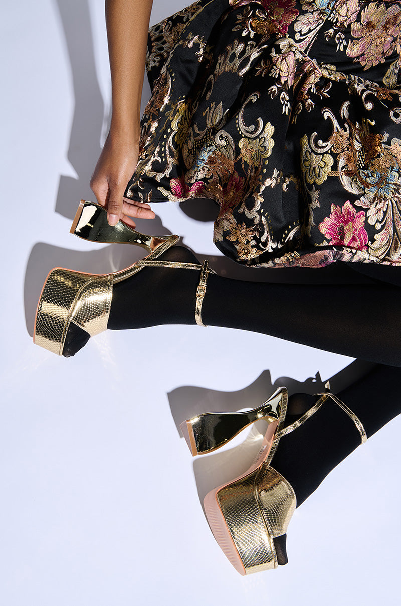 AZALEA WANG TAMASKA GOLD CHUNKY SANDAL