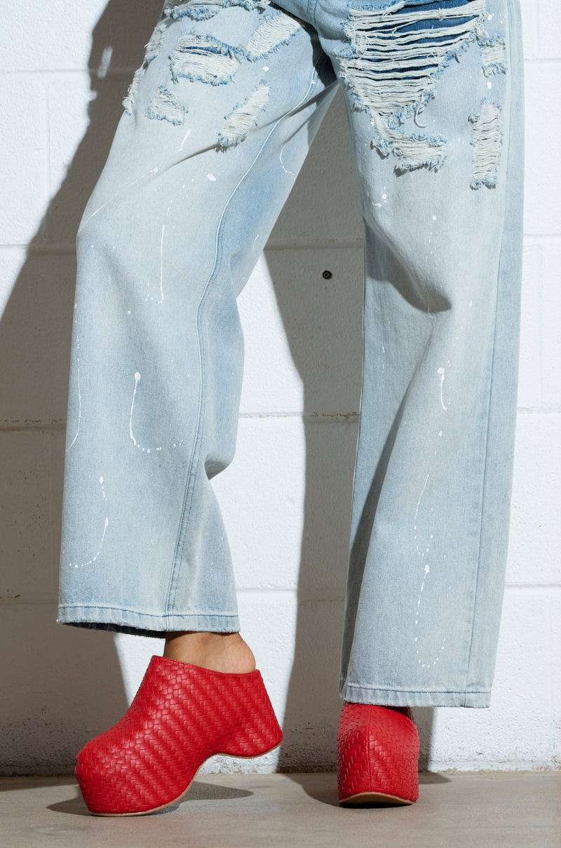 AZALEA WANG TEATREE RED CLOG