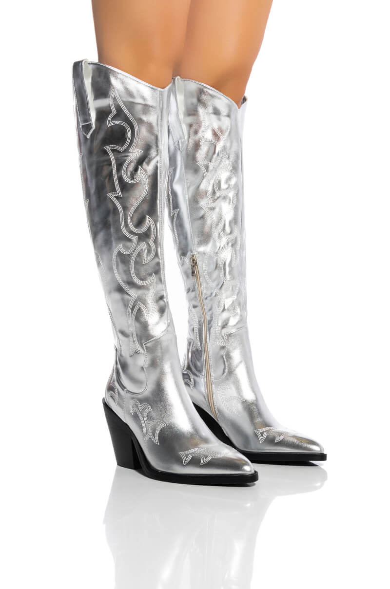 AZALEA WANG MIMI METALLIC WESTERN BOOT IN SILVER