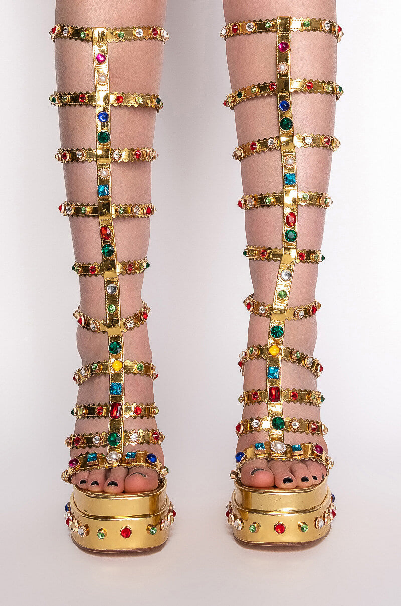 AZALEA WANG GOLD DIGGER CHUNKY SANDAL IN GOLD