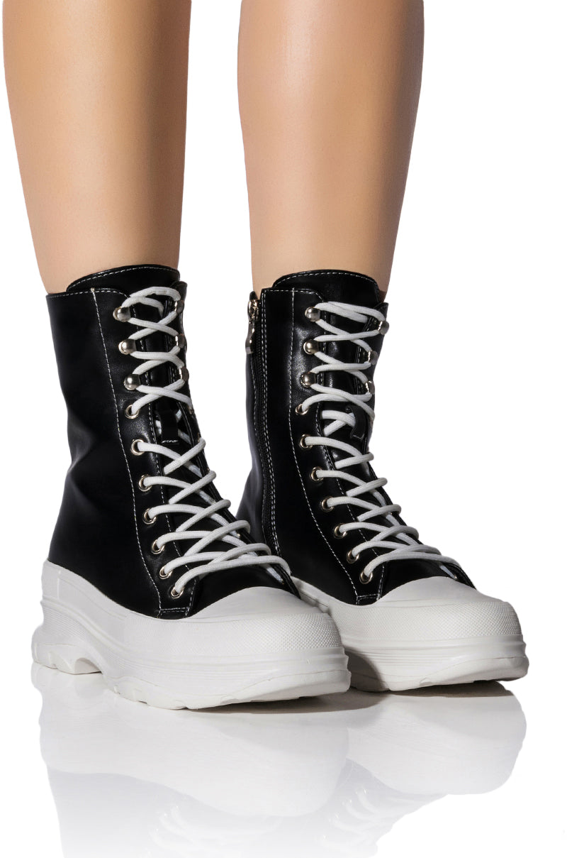AZALEA WANG SOUTH FLATFORM SNEAKER IN BLACK MULTI