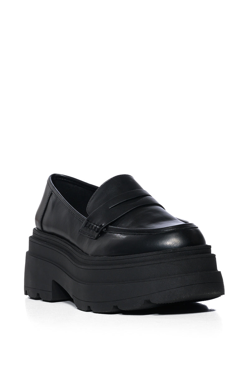 AZALEA WANG PAX CLASSIC FLATFORM LOAFER IN BLACK
