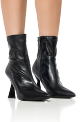 AZALEA WANG TARANTO NOVELTY HEEL BLACK BOOTIE