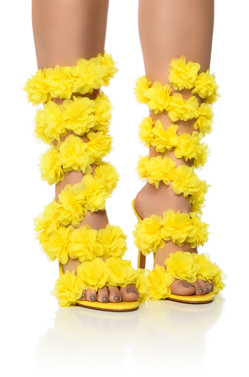 AZALEA WANG THEODOSIA FLORAL SANDAL IN YELLOW