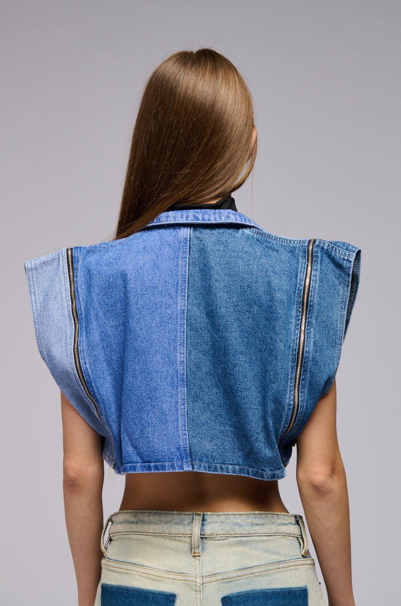 EASY LOVING CROP DENIM TOP