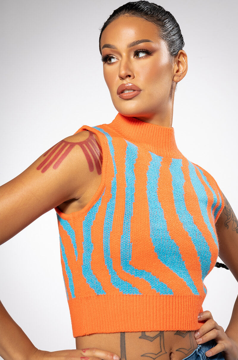 EYE OF THE TIGER SLEEVELESS SWEATER