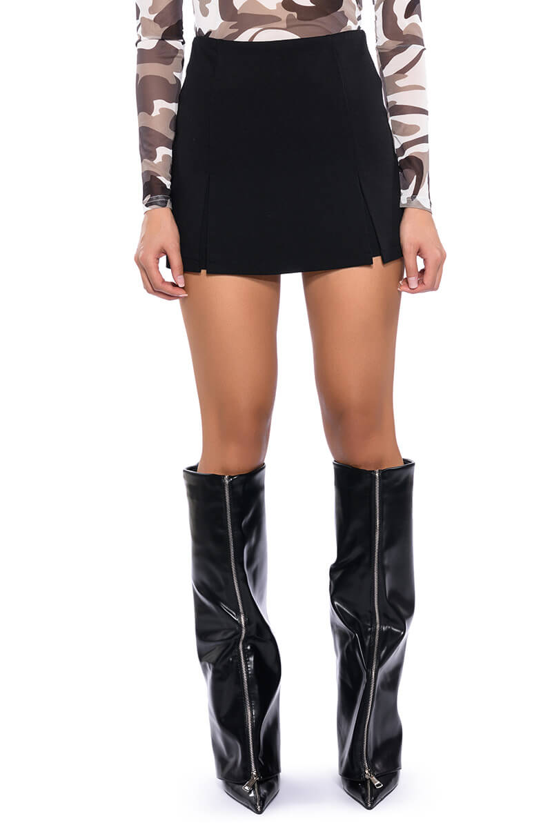 HE SAID SHE SAID SLIT DETAIL MINI SKORT