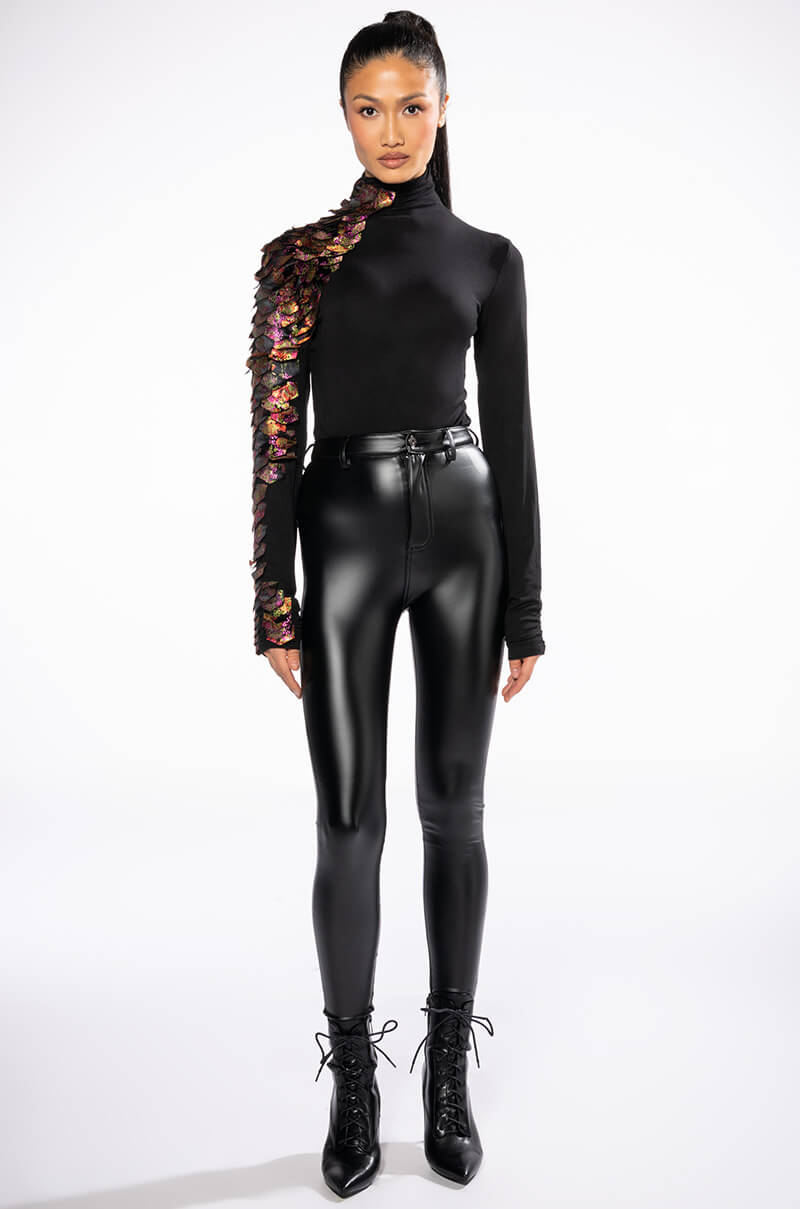 NASTASIA BROCADE SCALE TOP