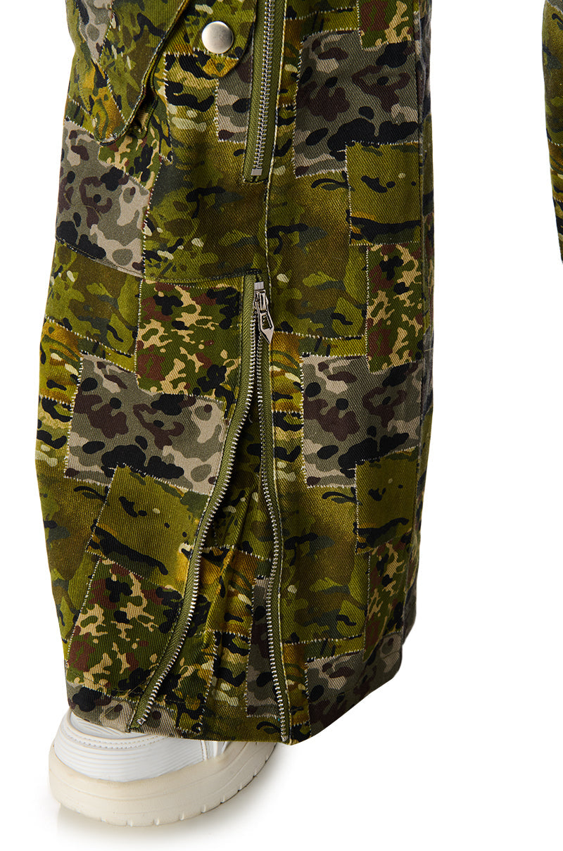 OUT OF SIGHT CARGO CAMO WIDE LEG PANT