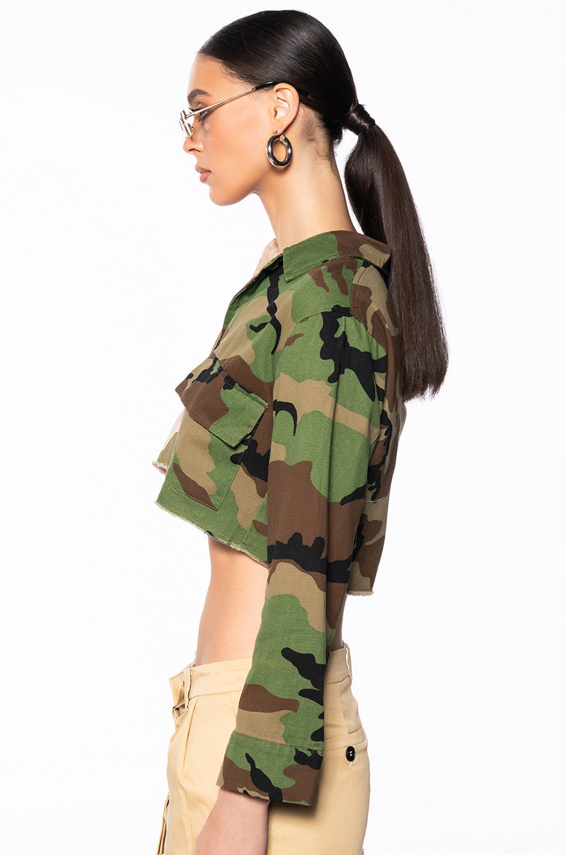 REMI CAMO BUTTON DOWN TOP